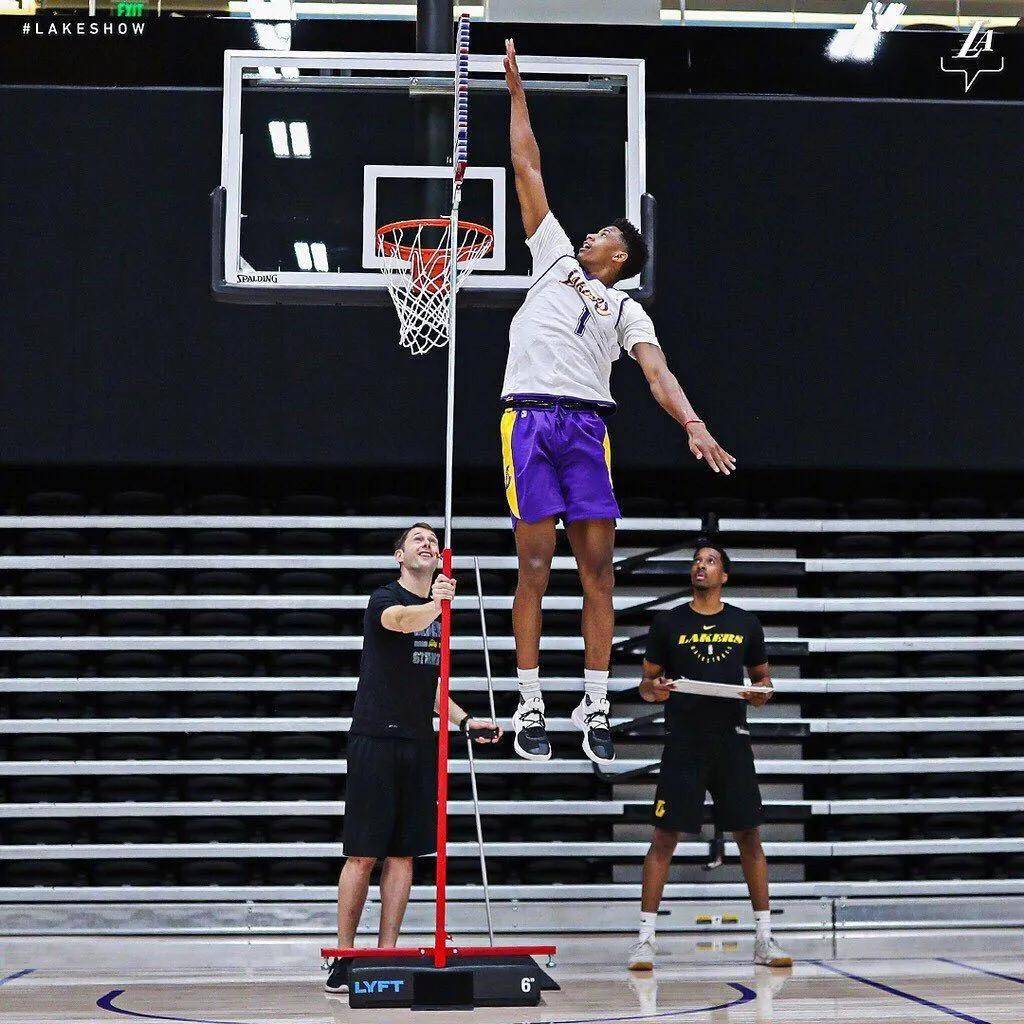 官宣日巴塞罗那篮球队备战NBA常规赛，外线爆发细节流出，球迷炸锅，身体对抗强度拉满(巴塞罗那赛程)-开元娱乐网站