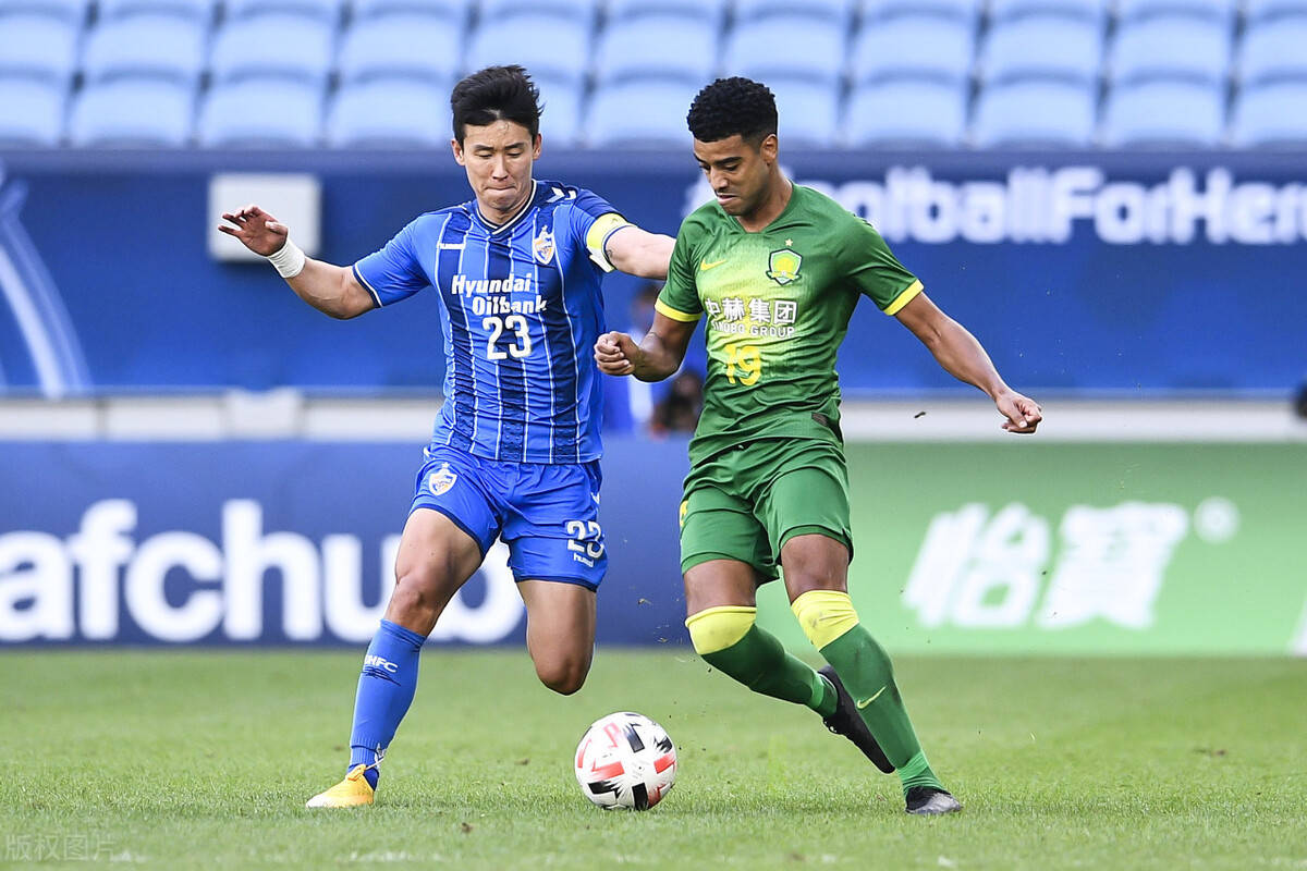 包含亚冠清晨走向成谜，浙江稠州防线松动，质疑声仍在，数据趋势出现新变化的词条