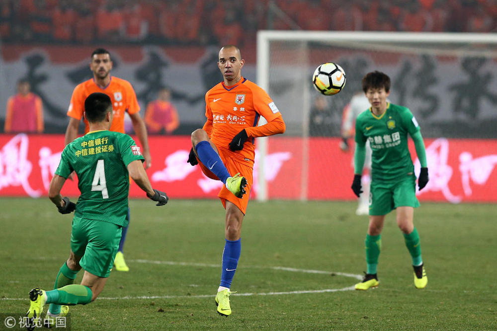 包含亚冠关键时刻走向成谜，新疆广汇造点机会，态度坚定，医务组通报恢复的词条